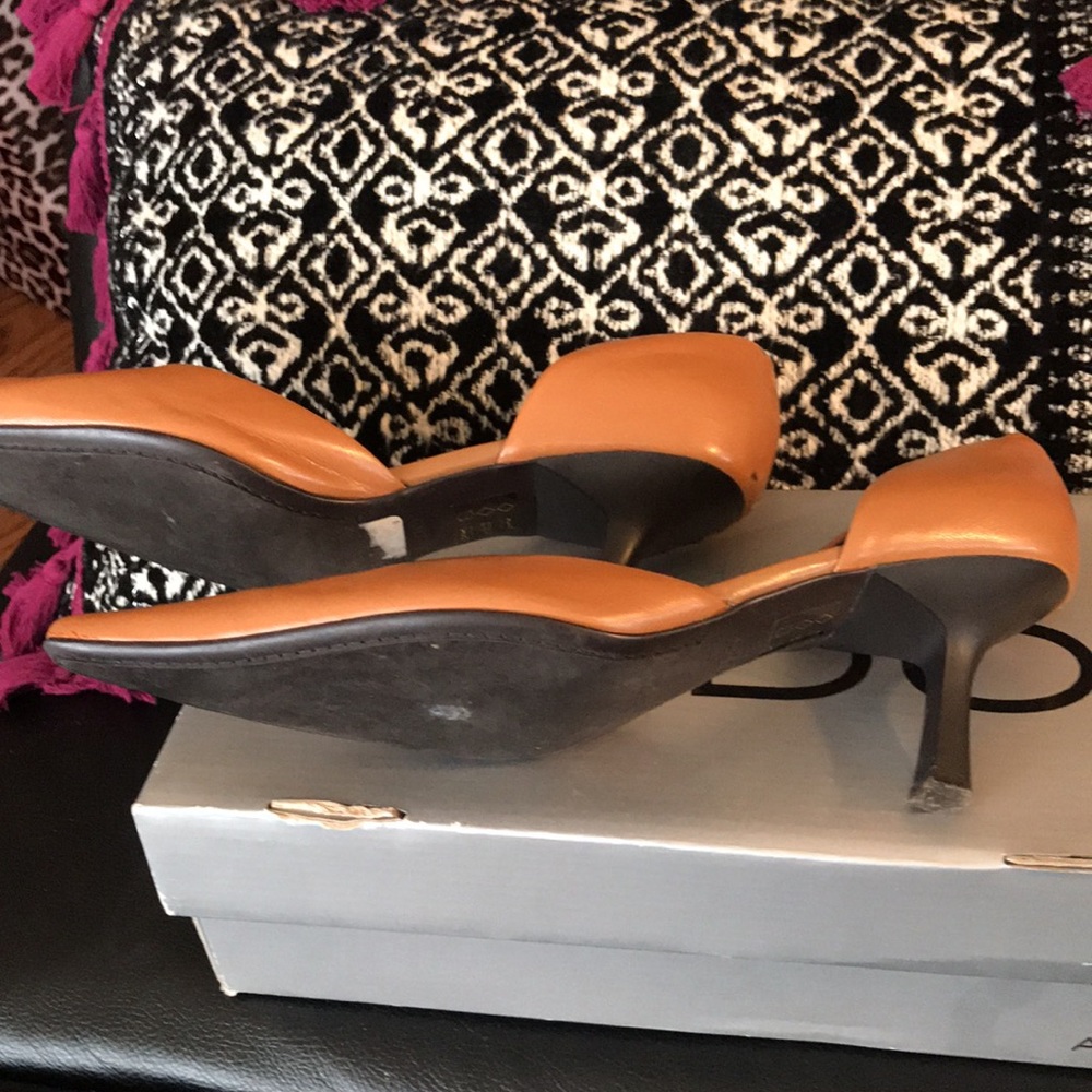 Shoes - Picture 3 of 8